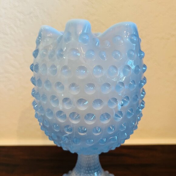 Vintage Duncan Miller Blue Opalescent Footed Hobnail Ivy Rose Vase Cottagecore - Picture 2 of 7